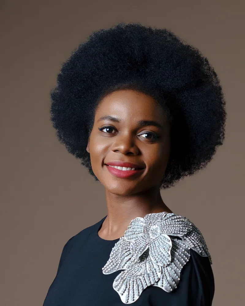 Portrait souriant de Marie France Koua